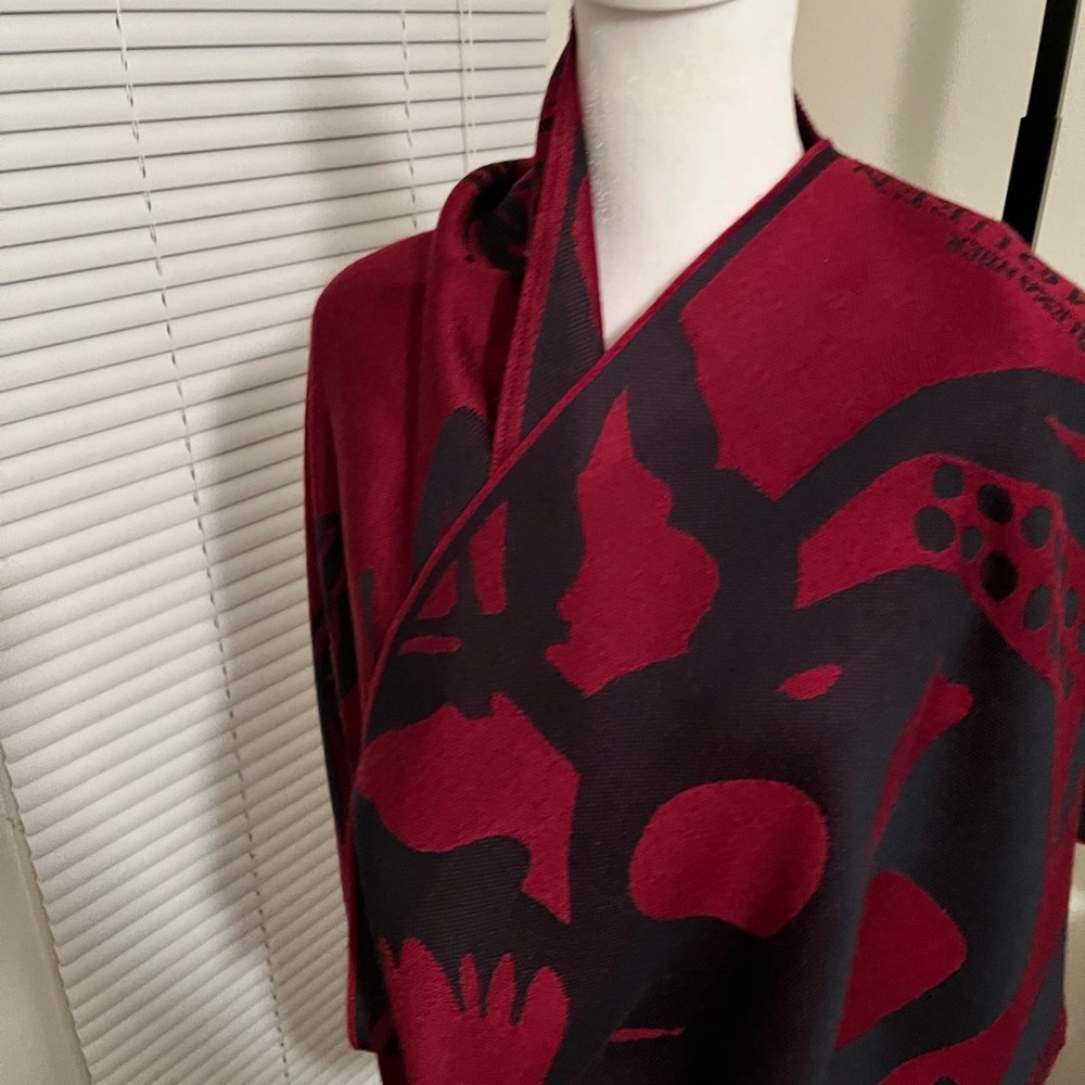 ALEXANDER MCQUEEN AUTHENTIC RARE SKULL EYELASH STYLE FRINGES SHAWL - Picture 11 of 17